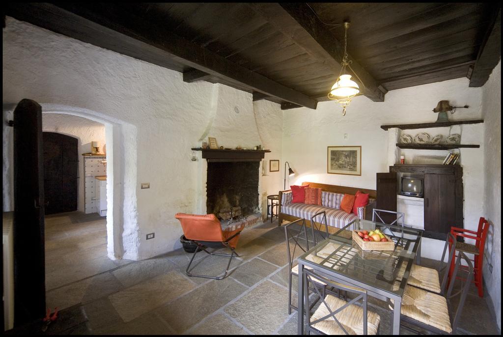 Agriturismo Famiglia Al Castello Di Bagnolo Bagnolo Piemonte Room photo