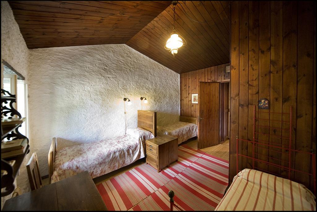 Agriturismo Famiglia Al Castello Di Bagnolo Bagnolo Piemonte Room photo